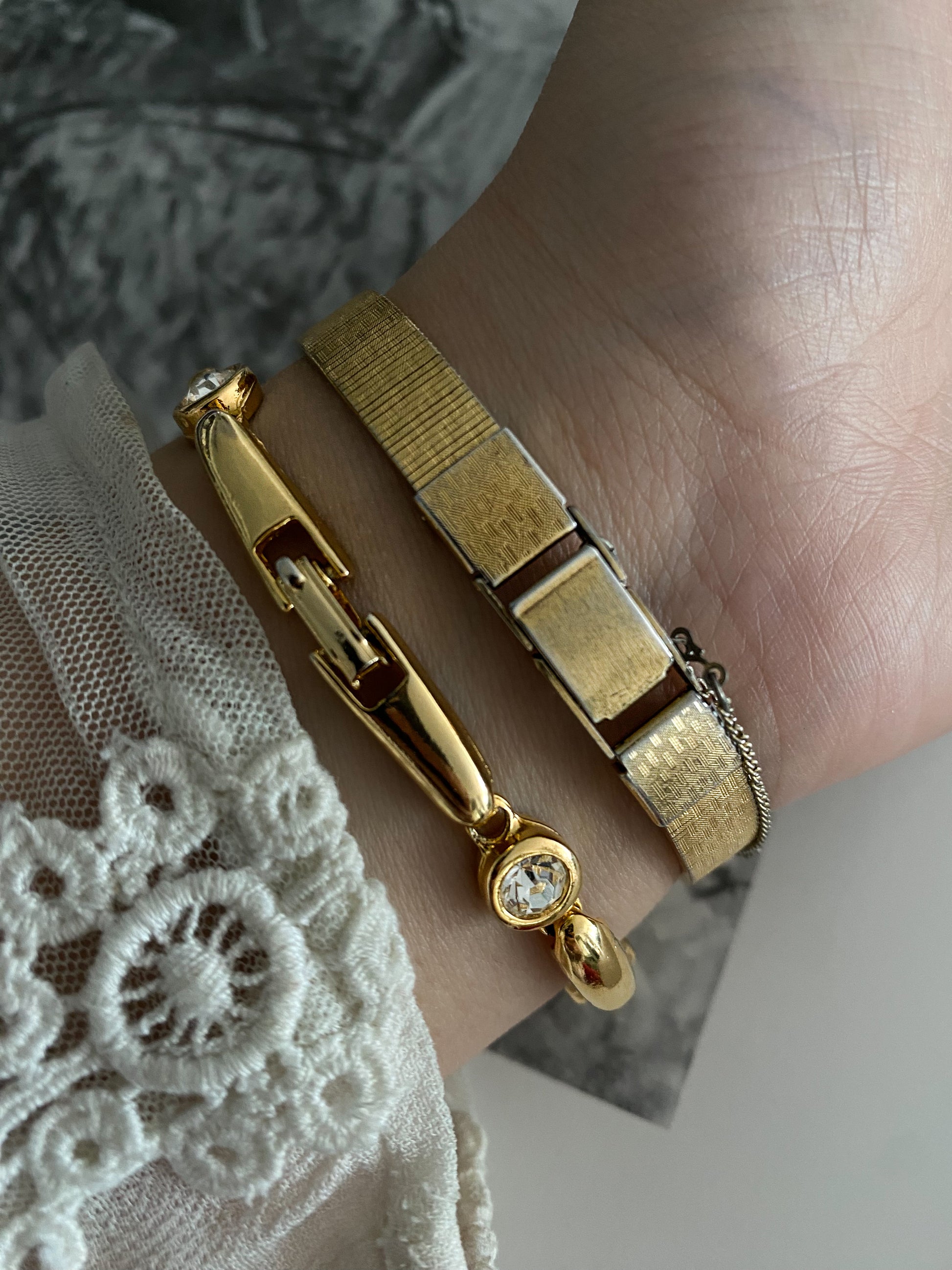 Gold Tone Seiko 1400 - 5490 Vintage Ladies Watch from the 1980s