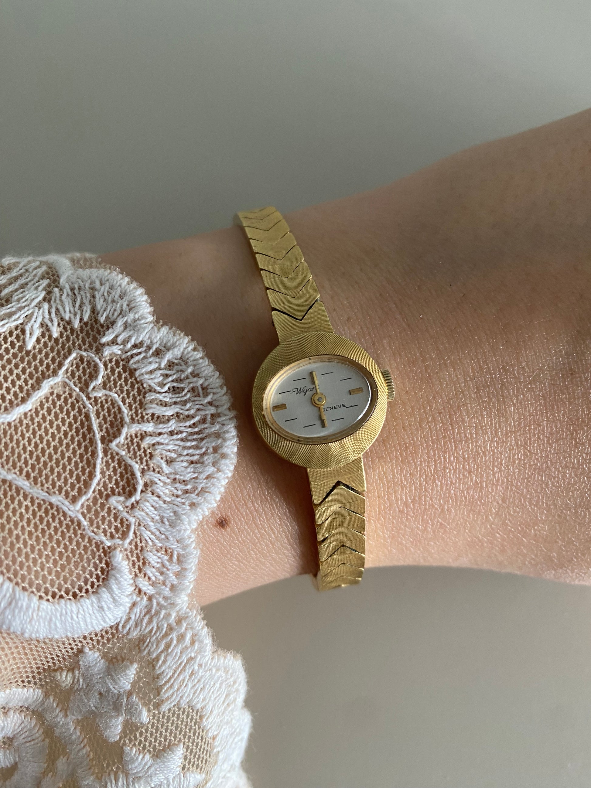Rare Vintage 1960s Dainty Wyant Geneve 10 Microns Gold Plated Ladies Mechanical Watch