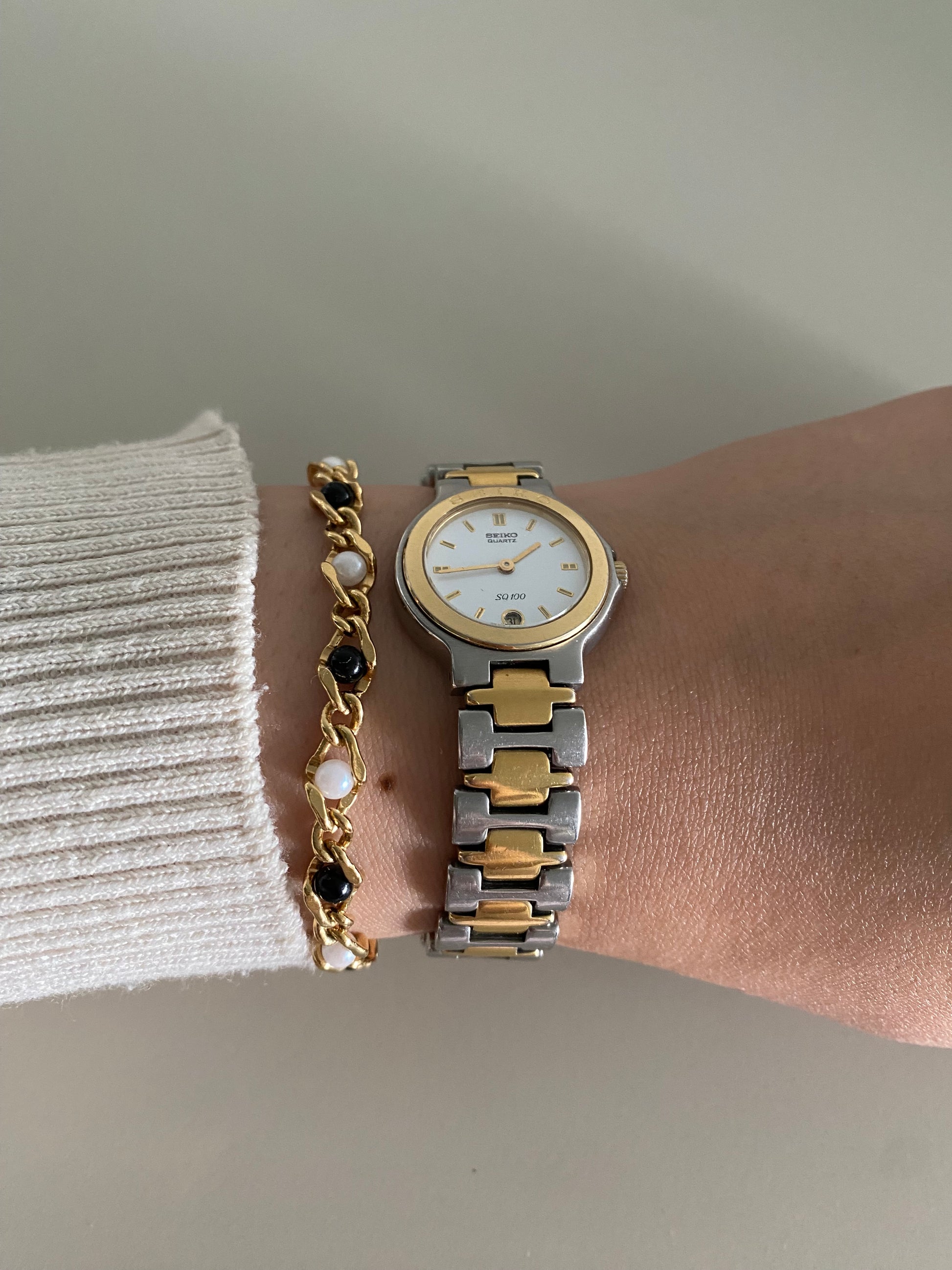 Beautiful Vintage 1989 Two tone Seiko SQ100 Ladies watch